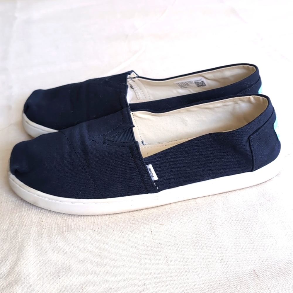 Toms Classic Navy blue Canvas Shoes Women's Size 6 MED Flats Slip-on
